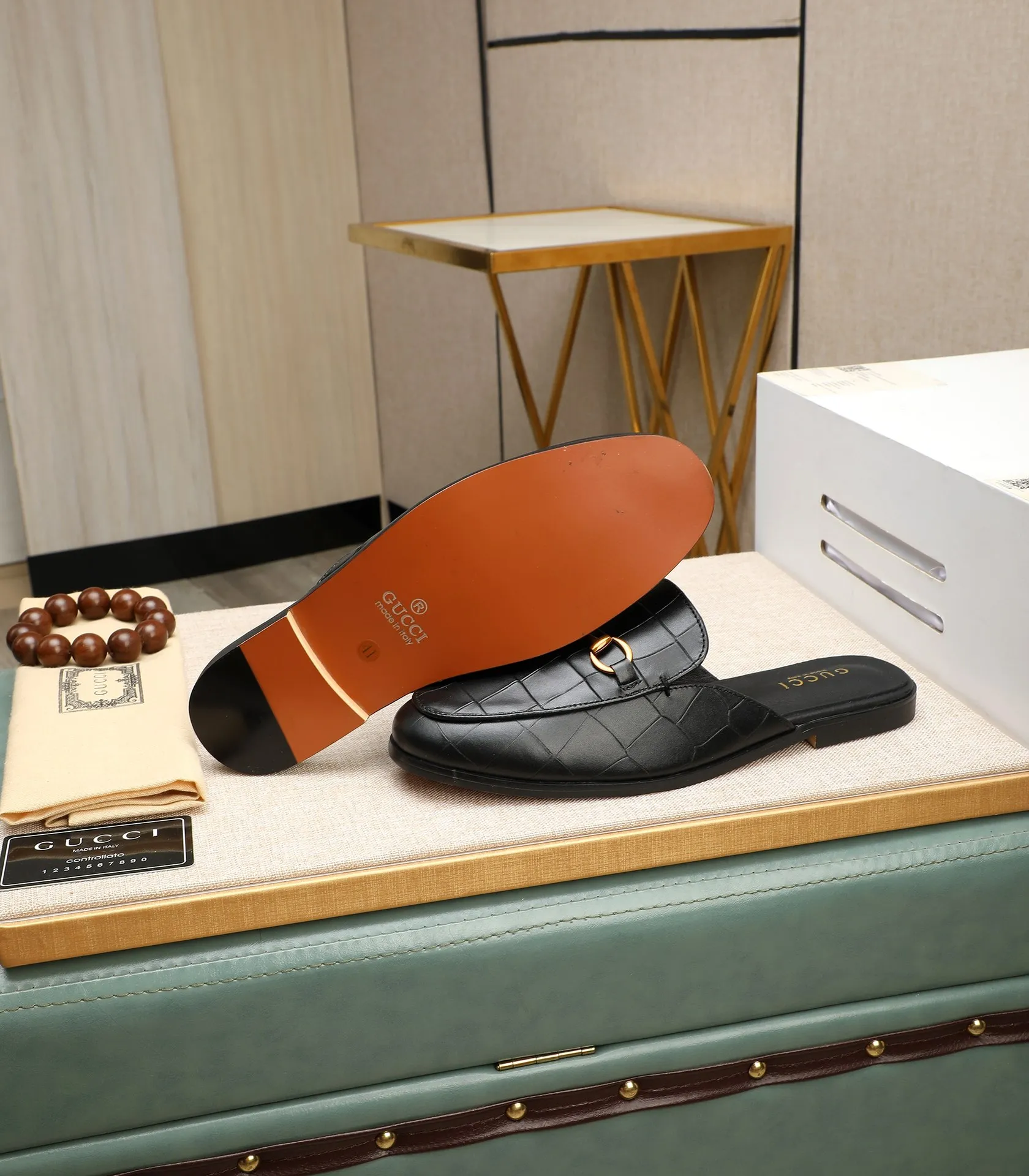 Men's clothing and shoes 💰380 (Gucci) The latest 🎁🎁 casual and fashionable men's shoes 👟 from the official website, hot style 💥 style is simple and elegant, exclusive for trendy men. Unique official website latest brand double G elements 👑 original Gucci decoration, fashionable and generous, original material original calfskin, ✅ fully imported first-layer pigskin lining, official website designated wear-resistant, lightweight original rubber casual outsole, counter classic model taken in kind, 38-44 black and white optional
